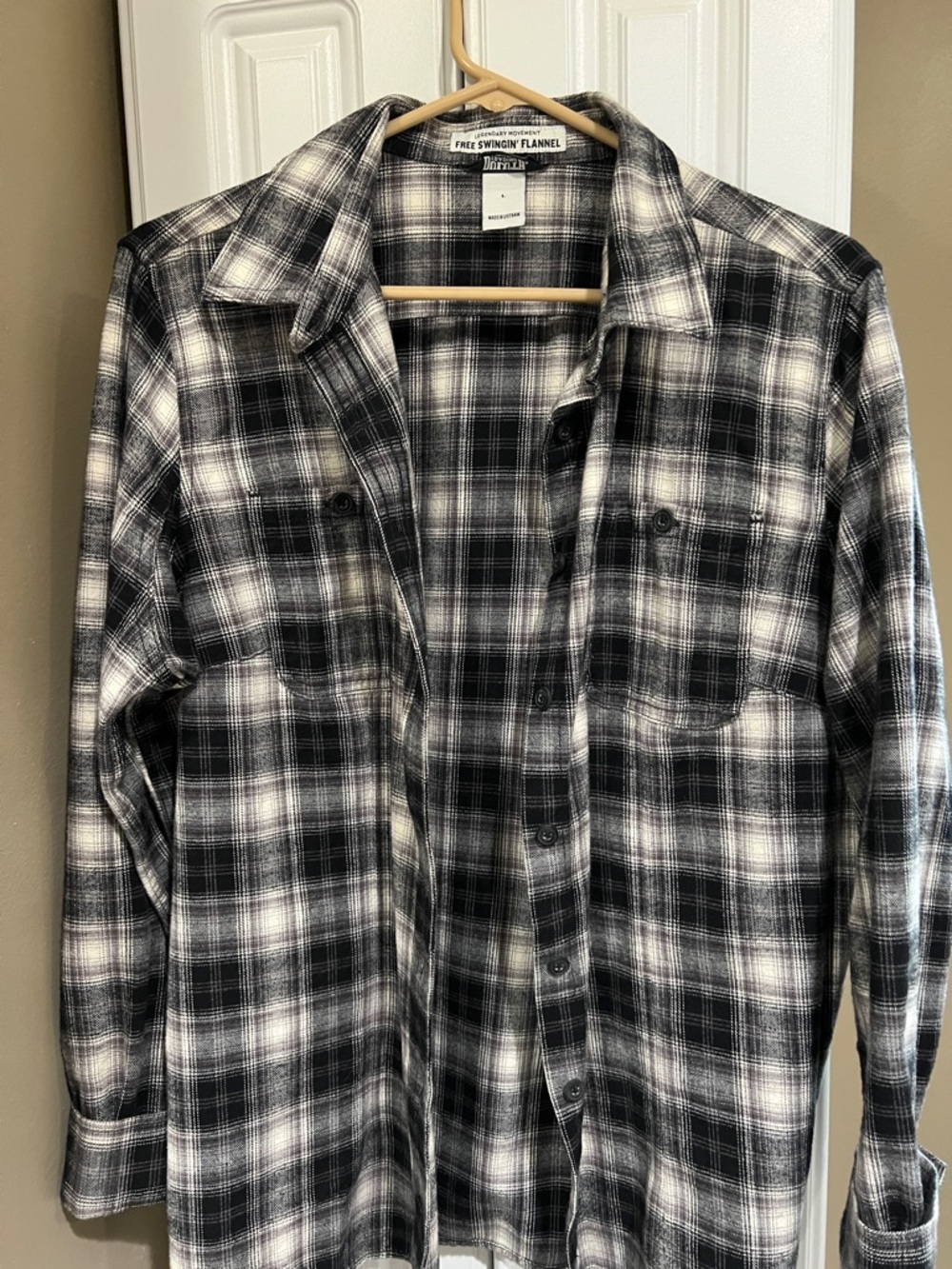 Duluth swingin flannel Black & White Plaid Button-Down Shirt